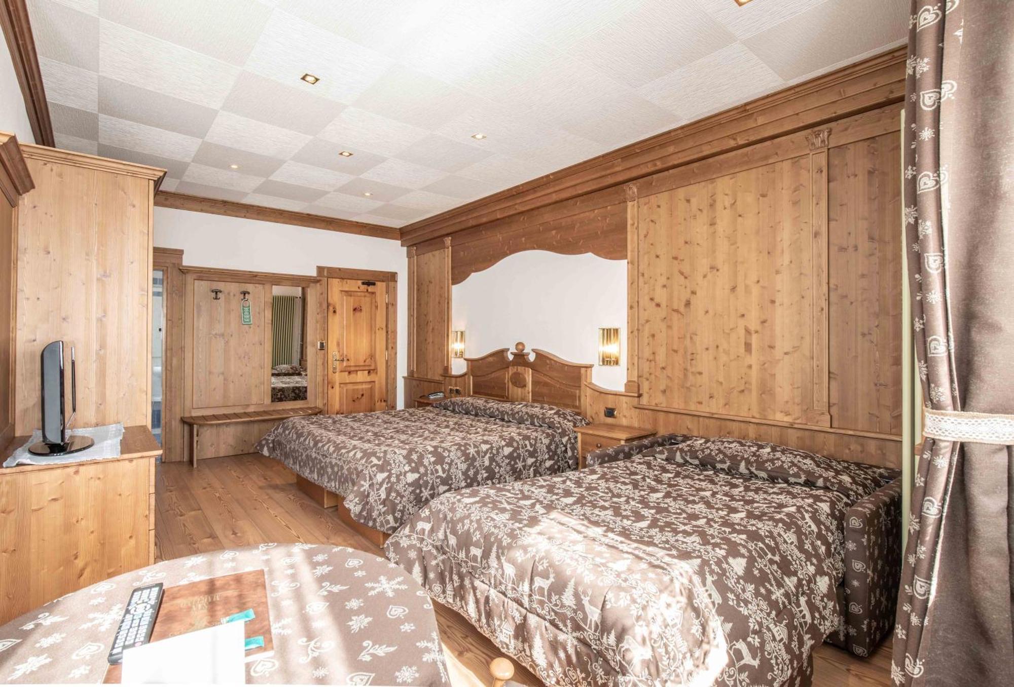 Hotel San Martino Сан-Мартино-ди-Кастроцца Экстерьер фото