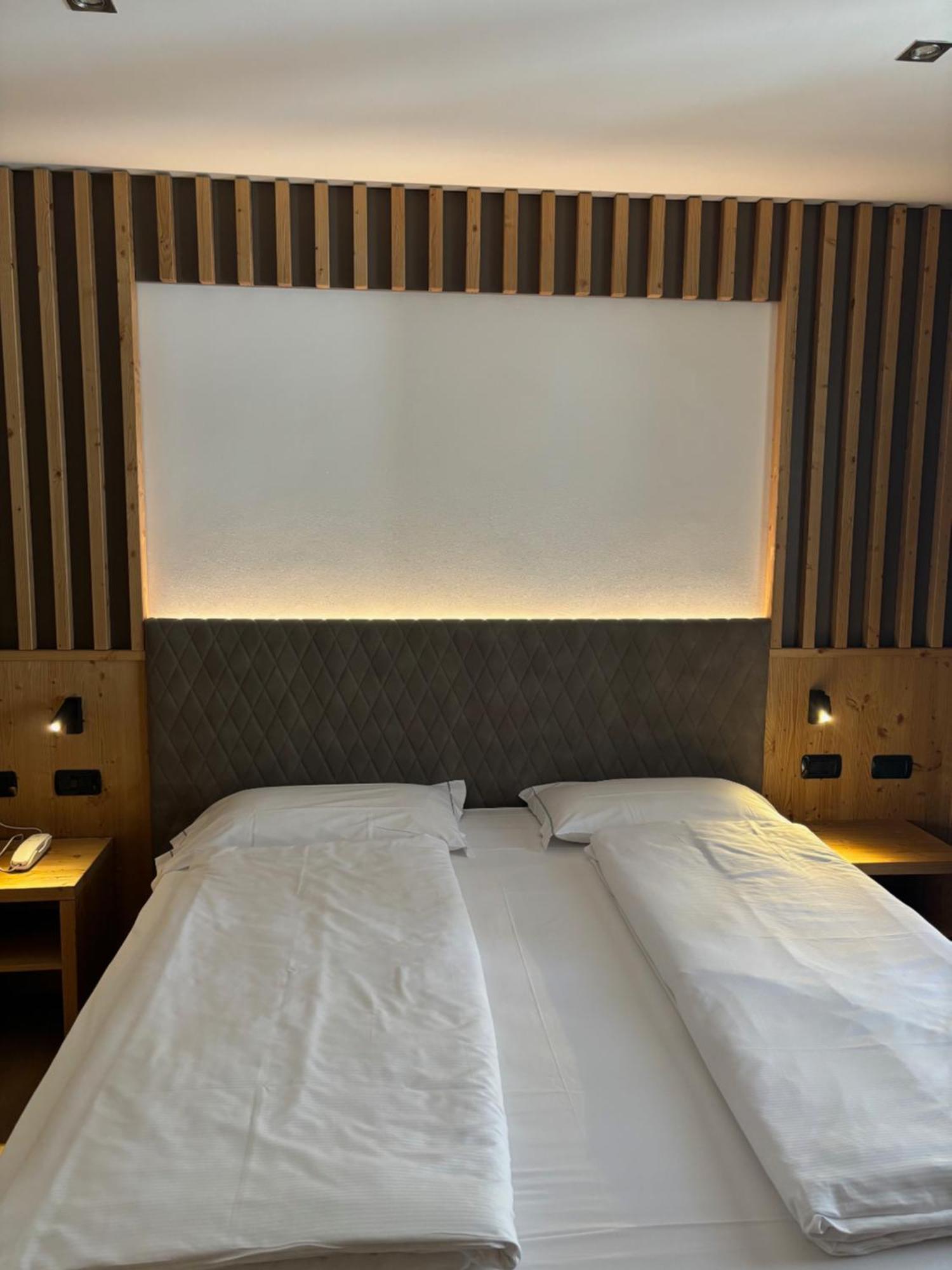 Hotel San Martino Сан-Мартино-ди-Кастроцца Экстерьер фото