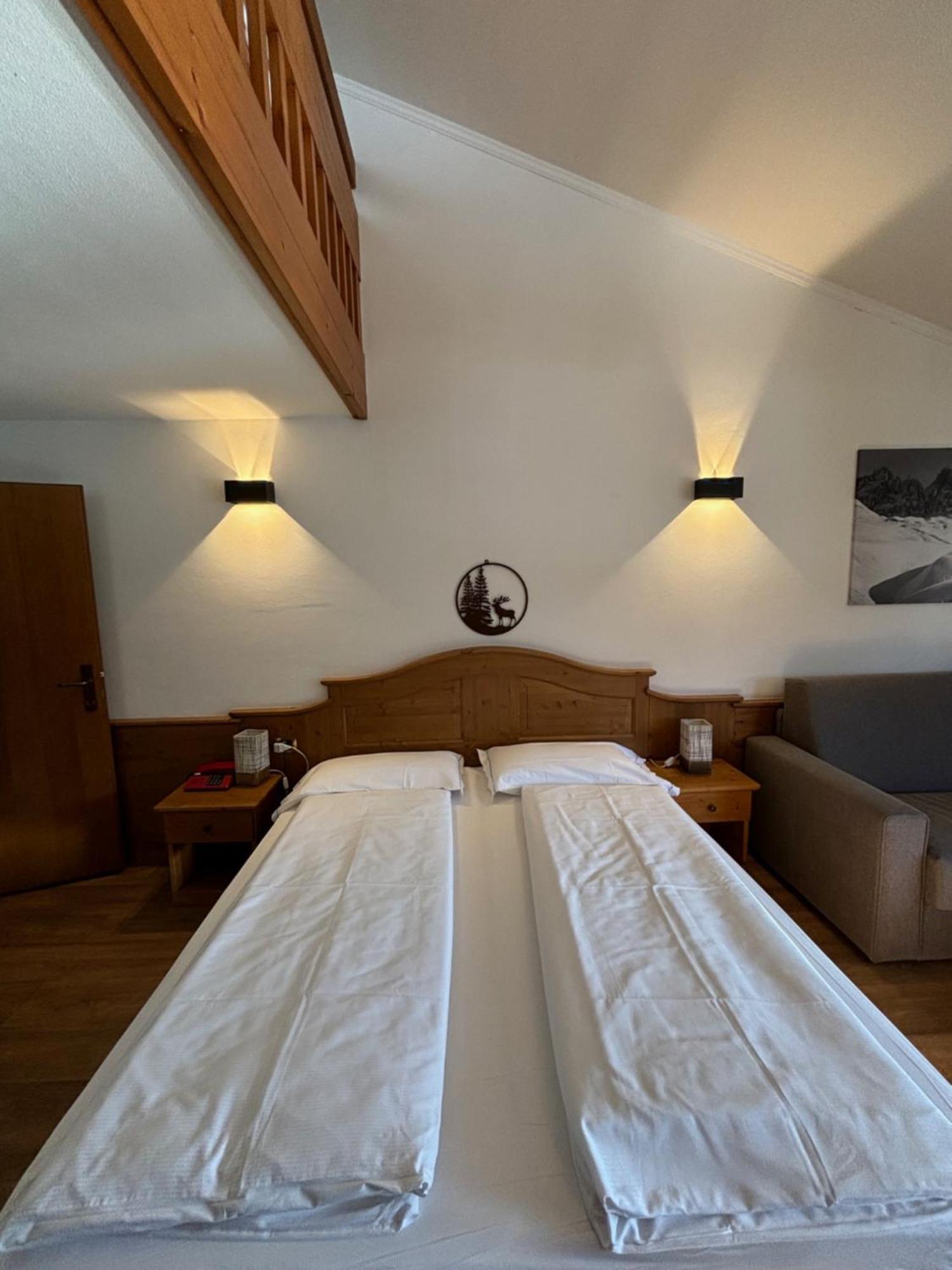 Hotel San Martino Сан-Мартино-ди-Кастроцца Экстерьер фото
