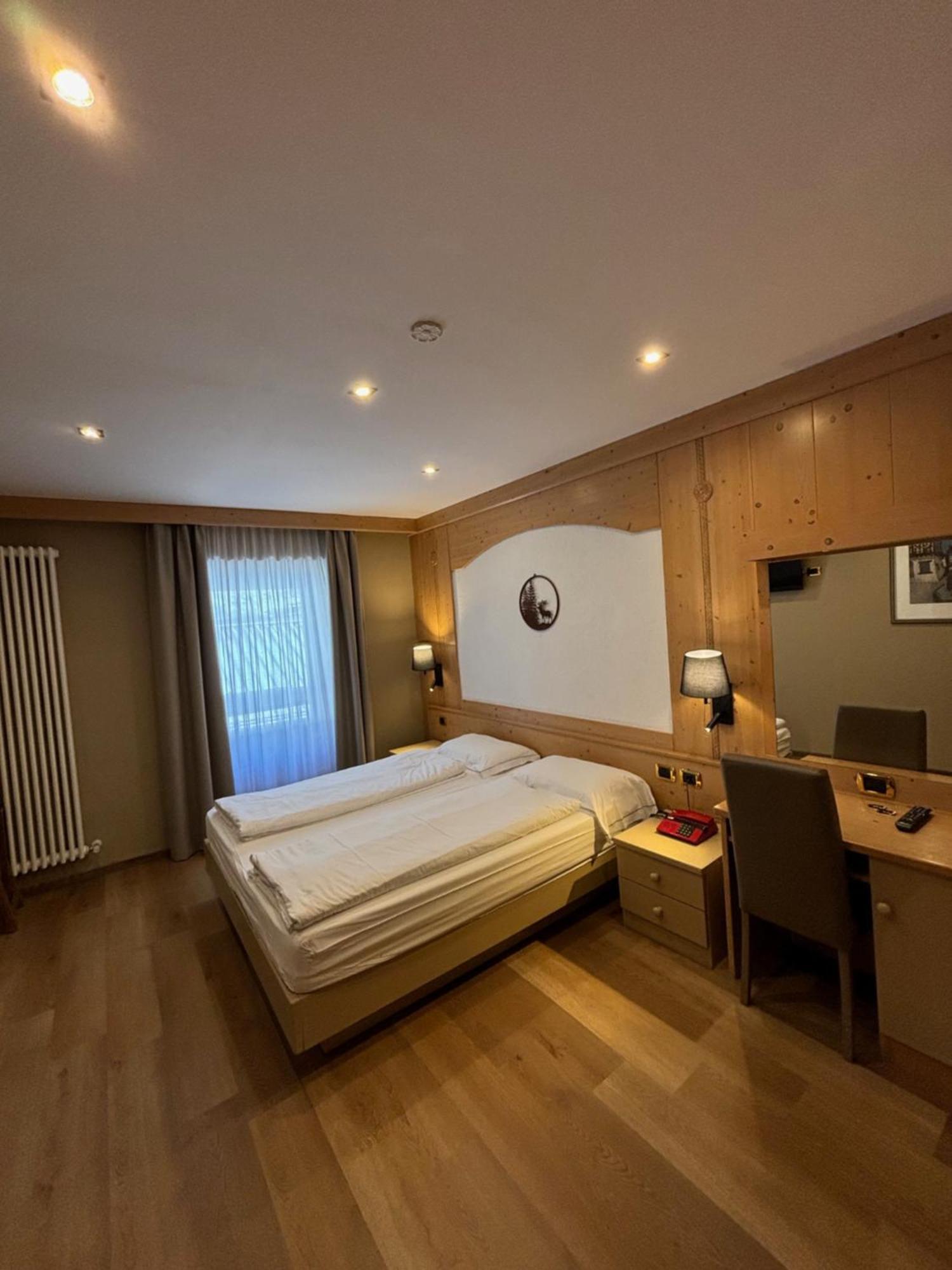 Hotel San Martino Сан-Мартино-ди-Кастроцца Экстерьер фото