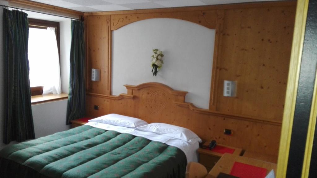 Hotel San Martino Сан-Мартино-ди-Кастроцца Экстерьер фото