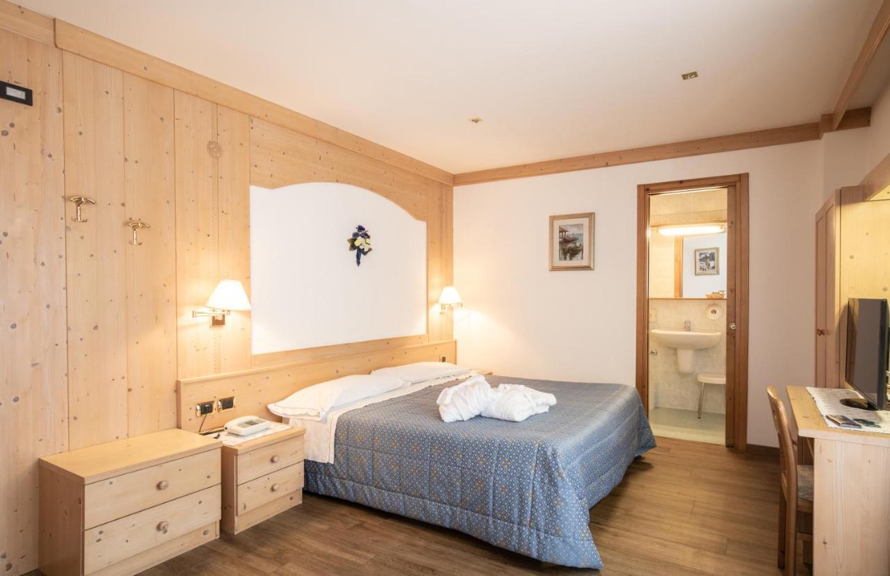 Hotel San Martino Сан-Мартино-ди-Кастроцца Экстерьер фото